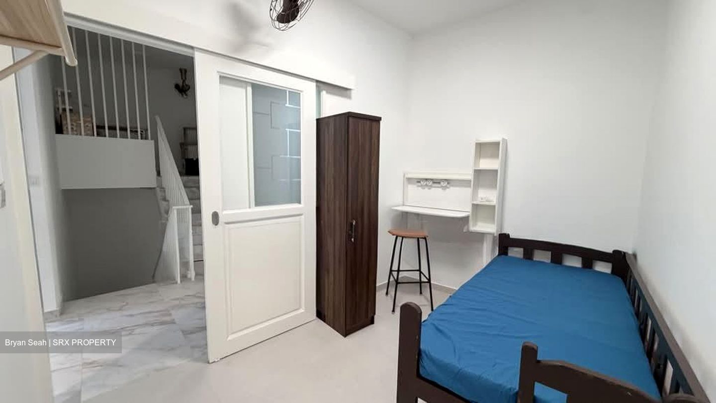 Lakepoint Condominium (D22), Condominium #588874561